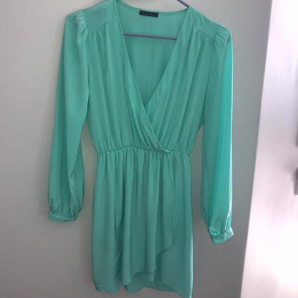 Boutique mint color long sleeve dress-small
